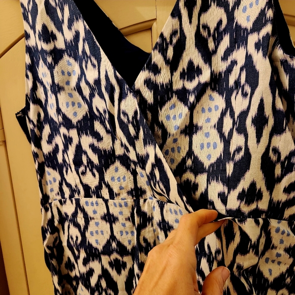 Lovely GAP Fit & Flare 100%Linen Blue & White Geometric Dress - Picture 9 of 12